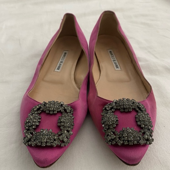 Manolo Blahnik Hangisiflat Crystal-Buckle Satin Point-Toe Flats - Picture 1 of 14